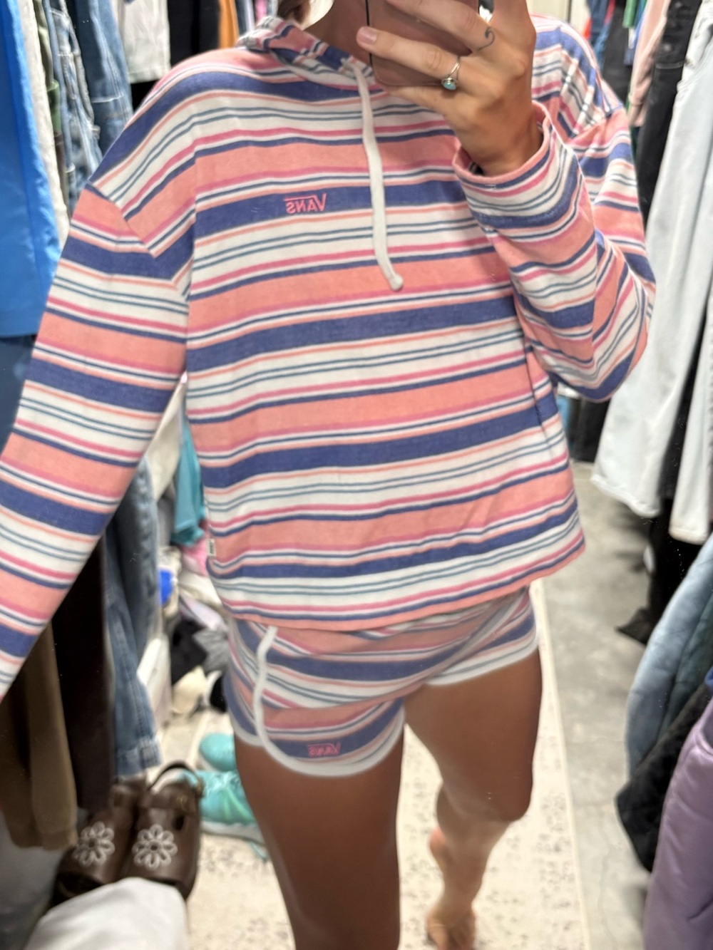 Vans striped hoodie and shorts set - Picture 2 of 4